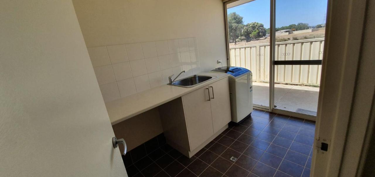 Pinjarra Caravan Park And Cabins Exterior photo